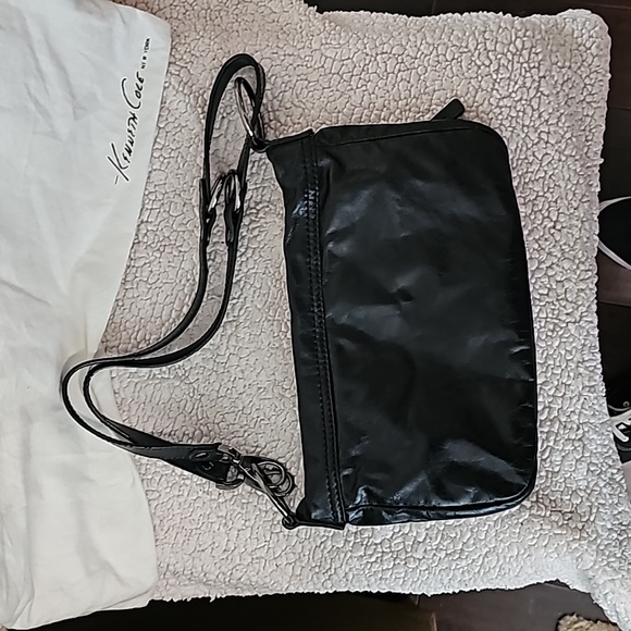 Kenneth Cole black crossbody/ shoulder bag - Picture 4 of 8